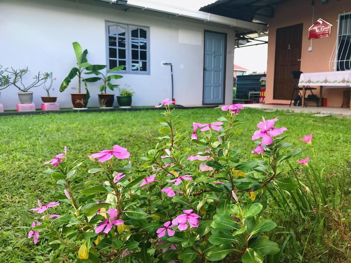 Merdeka Guest House 2 Kuching Exterior photo